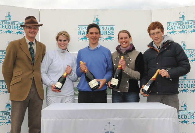 str300-3668-presentation-to-point-to-point-jockeys-28-05-10.jpg
